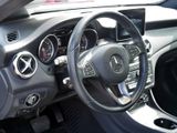 MERCEDES-BENZ GLA 180  KAMERA PANO SPUR PDC SHD SHZ