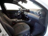 MERCEDES-BENZ A 200 d // AMG SPUR KAMERA PDC SHZ