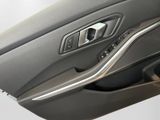 BMW 318 M Sport i Touring Park-Assistent PDCv+h RFK SHZ HUD