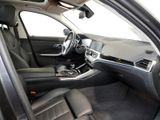 BMW 330 i touring Luxury Line DISTR PANO SPUR PDC