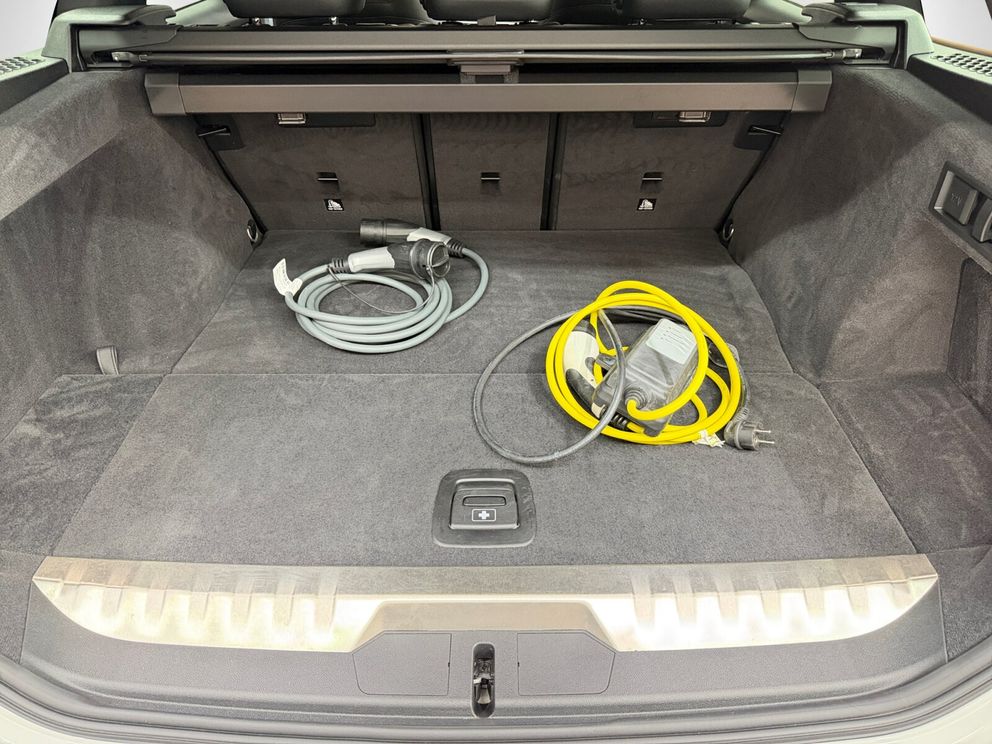 BMW 330 e Touring M Sport AHK+SHZ+LED+HIFI DW 0,5%
