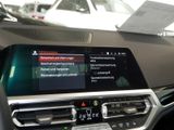 BMW 330 i touring Luxury Line DISTR PANO SPUR PDC