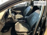 FORD Focus Turnier Active X El. Panodach AHK-abnehmbar