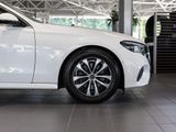 MERCEDES-BENZ E 220 T d , AVANTGARDE BURM AHK DISTR KAMERA PDC