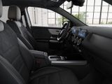 MERCEDES-BENZ GLA 200 AMG NIGHT 360 AHK DISTR KAMERA PANO SPUR