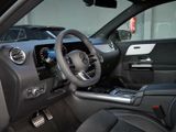 MERCEDES-BENZ GLA 200 d AMG NIGHT 360 AHK DISTR KAMERA SPUR