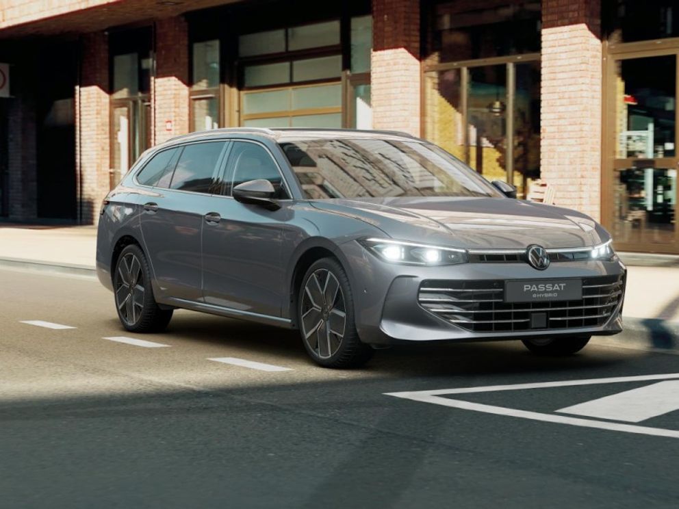 VW Passat Elegance 1.5 eHybrid PANO+NAVI+SITZHZ+ACC