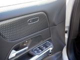 MERCEDES-BENZ GLB 200 d PROGRESSIVE SPUR PANO AHK DISTR PDC