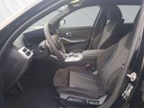 BMW 320 i Touring  M Sport-Paket   M Dachhimmel anthrazit Sitzheizung für Fahrer und Beifahrer