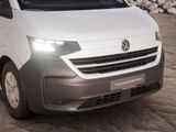 VW NFZ e-Transporter Kastenwagen mit L-Trennwand Motor: BEV 160 kW 64 kWh Getriebe: 1-Gang-Automatikgetriebe Radstand: 3100 mm