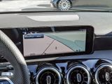 MERCEDES-BENZ A 200 d Kompakt AMG NIGHT SPUR PANO DISTR PDC