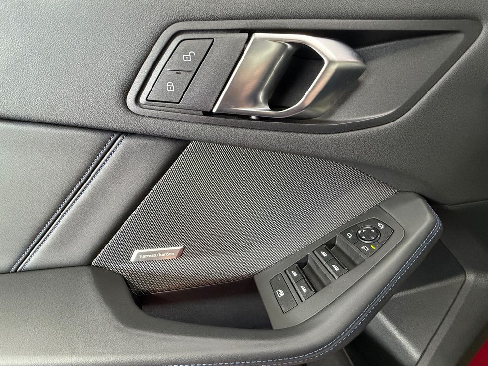 BMW M135 i xDrive M Sport Pro Adapt.LED+HUD+H&K+SHZ