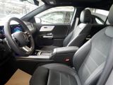 MERCEDES-BENZ GLA 200 d | AMG NIGHT AHK DISTR KAMERA PANO SPUR