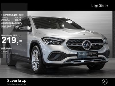 MERCEDES-BENZ GLA 180 d // PROGRESSIVE AHK KAMERA SPUR PDC SHZ