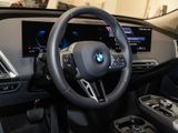 BMW iX 40e+AHK+Navi+HUD+RFK+Leder+ NP 90.810,-