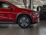 MERCEDES-BENZ GLA 220 d 4M PROGRESSIVE AHK KAMERA PANO SPUR