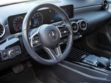 MERCEDES-BENZ A 180 d  PREMIUM PROGRESSIVE DISTR KAMERA PANO