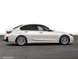 BMW 330i xDrive Limousine