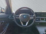 BMW 330 e xDrive Touring Park-Assistent Aktive Geschwindigkeitsregelung