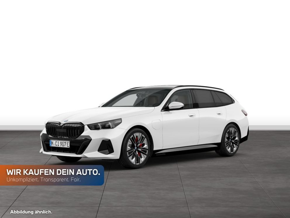 BMW 550e xDrive Touring