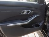 BMW 330 eSportline+Panorama+Navi+HUD+e-Sitze+PDCv+h