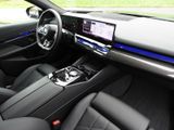 BMW 520 d xDrive Touring M Sport Standheizung AHK Innenraumkamera