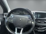 PEUGEOT 2008 Allure Autom. 110PS ++NAV+SITZH+EPH+CAM++