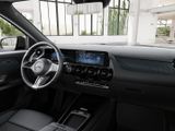 MERCEDES-BENZ GLA 200 d // DISTR KAMERA SPUR PDC SHZ