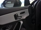 MERCEDES-BENZ A 250 4M AMG NIGHT SPUR PANO AHK DISTR KAMERA