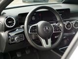 MERCEDES-BENZ A 180 d KAMERA PANO SPUR PDC SHD SHZ
