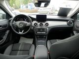 MERCEDES-BENZ GLA 180  PDC SHZ