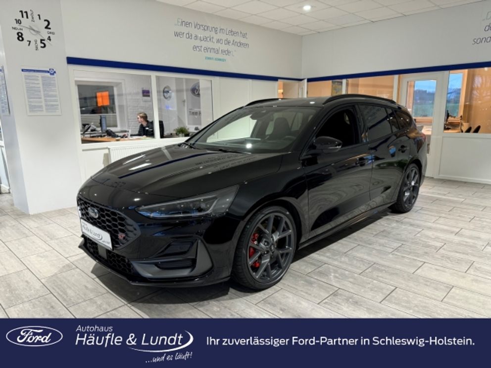 FORD Focus Turnier ST X El. Heckklappe AHK B & O HUD