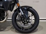 BMW F 900 R DEAL-BOXENSTOP Triple Black Dynamik/ Komfort Pak.
