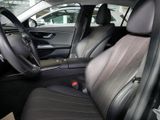MERCEDES-BENZ E 220 d T // AVANTGARDE AHK DISTR KAMERA SPUR