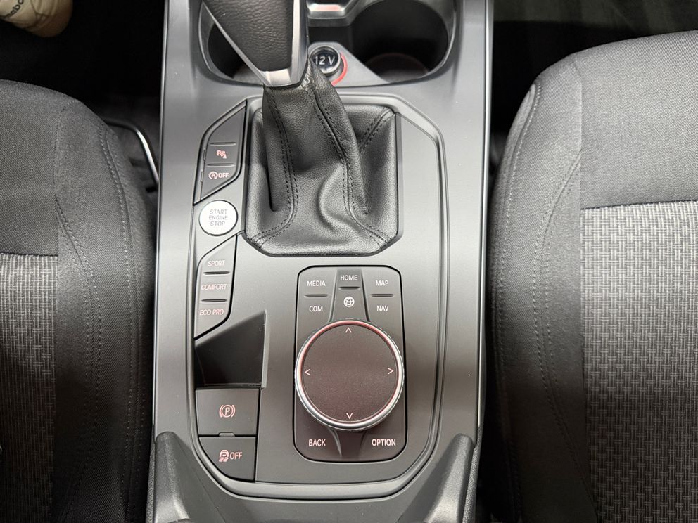 BMW 116 d Modell Advantage SHZ+LED+PDC+HUD+Navi