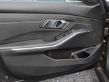 BMW 320 d+AHK+Navi+WLAN+DAB+LED+RFK+Leder+SHZ+PDCv+h