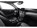 MERCEDES-BENZ GLA 200 Sport Utility Vehicle PANO PDC SHZ