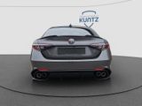 ALFA ROMEO Giulia 2.9 V6 Quadrifoglio 520PS+1.Hand