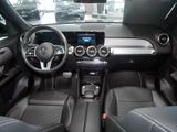 MERCEDES-BENZ GLB 200 d 4M // AHK DISTR KAMERA SPUR PDC SHZ