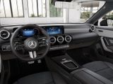 MERCEDES-BENZ CLA 200 SB // AMG PREMIUM AHK KAMERA PANO SPUR