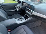BMW 320 i Touring Advantage +SHZ+PDC+NAV+CARPLAY+