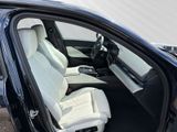 BMW i5 M60 xDrive B&W Panorama Autobahnassistent