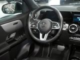 MERCEDES-BENZ GLB 200 d 4M // AHK DISTR KAMERA SPUR PDC SHZ