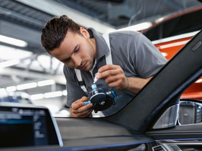 Reparatur an der Scheibe