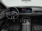 BMW M760e xDrive Limousine