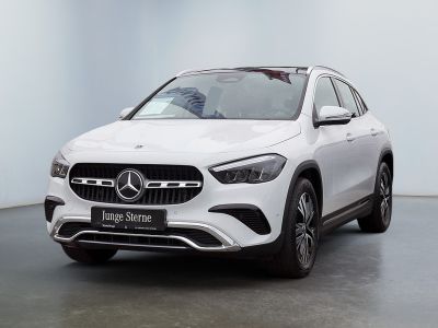 MERCEDES-BENZ GLA 200 PROGRESSIVE AHK KAMERA PANO SPUR STANDH