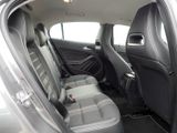 MERCEDES-BENZ GLA 180  PDC SHZ