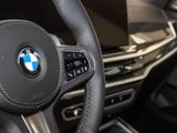BMW X7 40iMSport+Panorama+StandHZG+HUD NP134.530,-