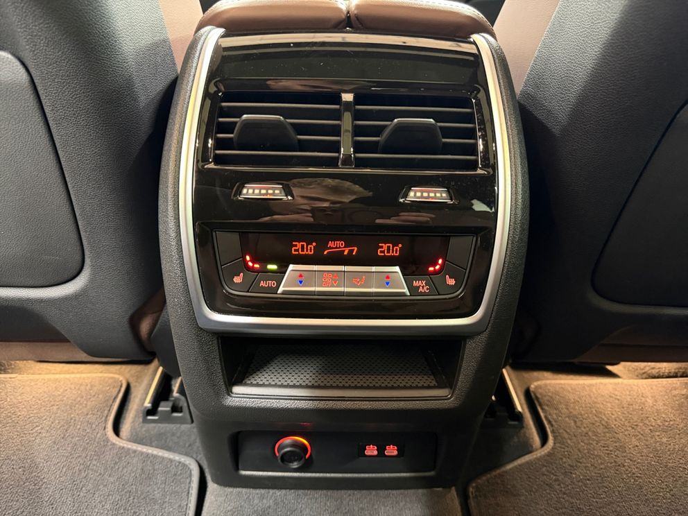 BMW X7 M60 i xDrive M Sport Pro HUD+StandHZG+AHK+Pano