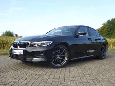 BMW 318 i Limousine Advantage LED Sitzheizung PDC DAB